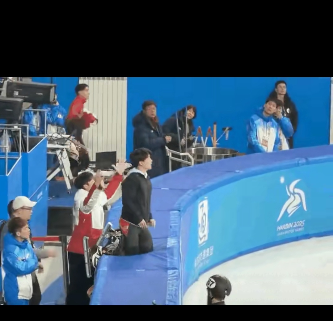 韩国女足遭遇瓶颈，球员展现团队精神